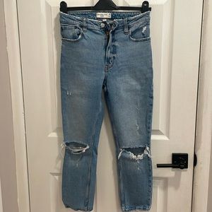 Abercrombie Curve Love High Rise Skinny Jean Medium Destroy Size 27 Short